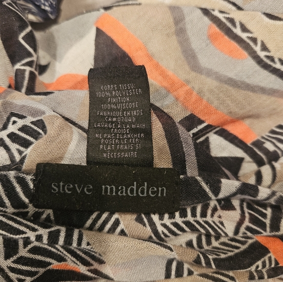 4 Beautiful scarves - Picture 11 of 15